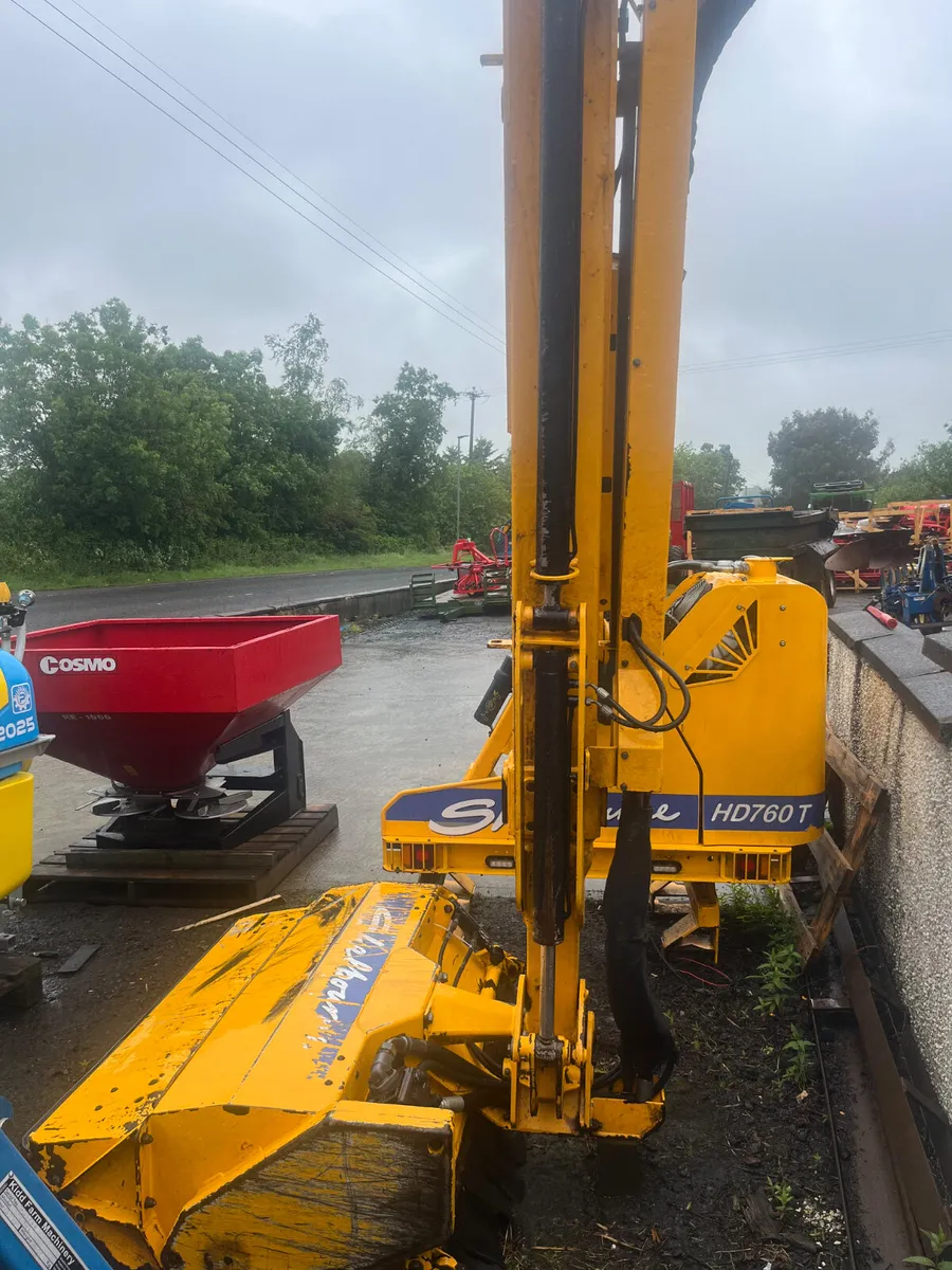 Used Shelbourne Reynolds 760T Hedgecutter - Image 4