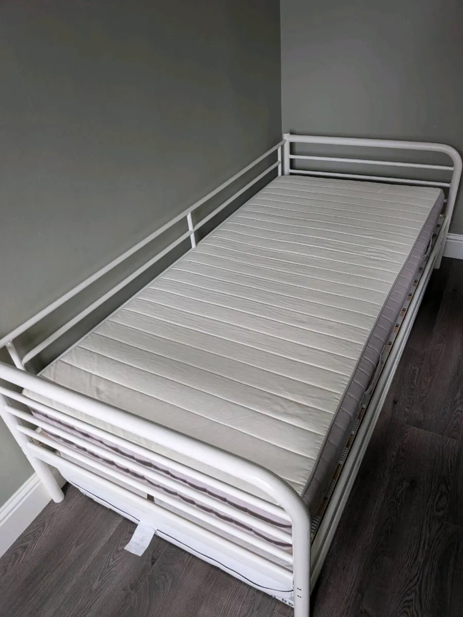 Ikea metal frame day bed - Image 1