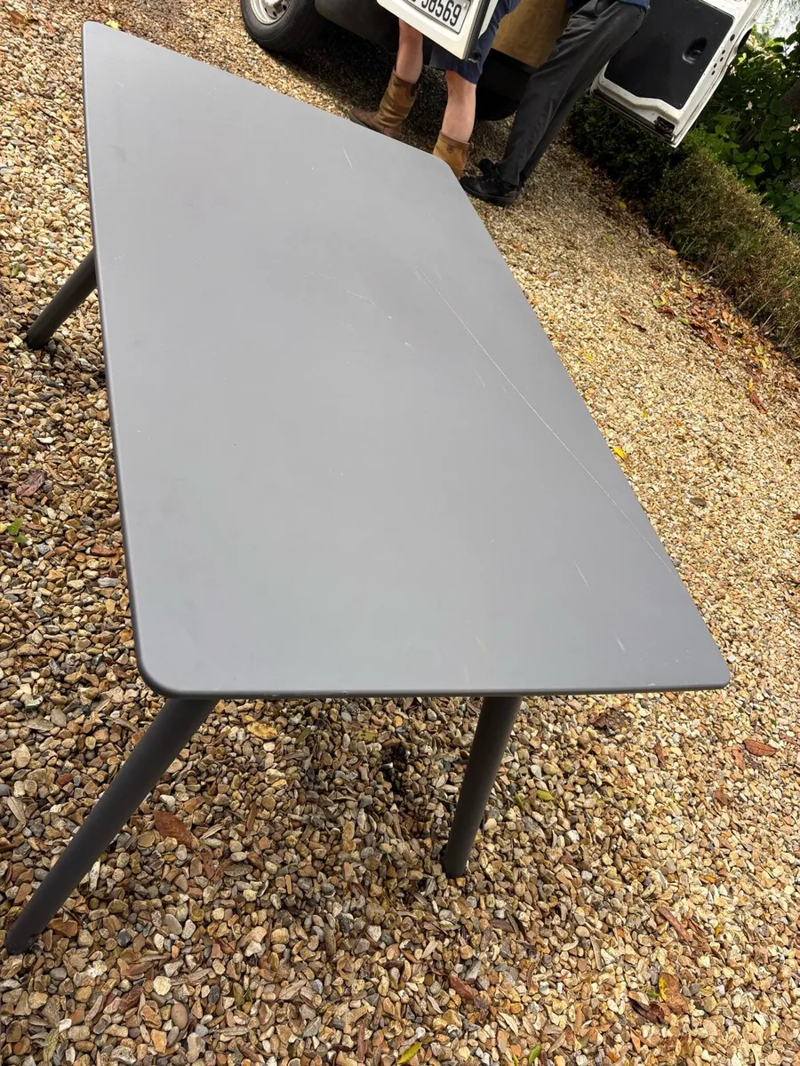 Garden table new seats 4/6 - Image 1