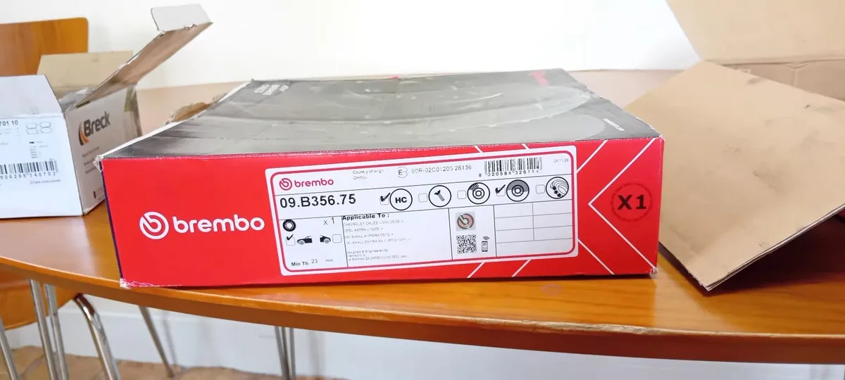 NEW BREMBO MAX 300MM FRONT BRAKE KIT + BRECK PADS - Image 4