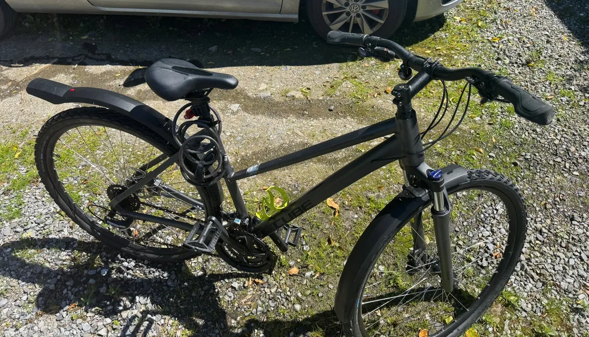 Hybrid Bike - Image 1