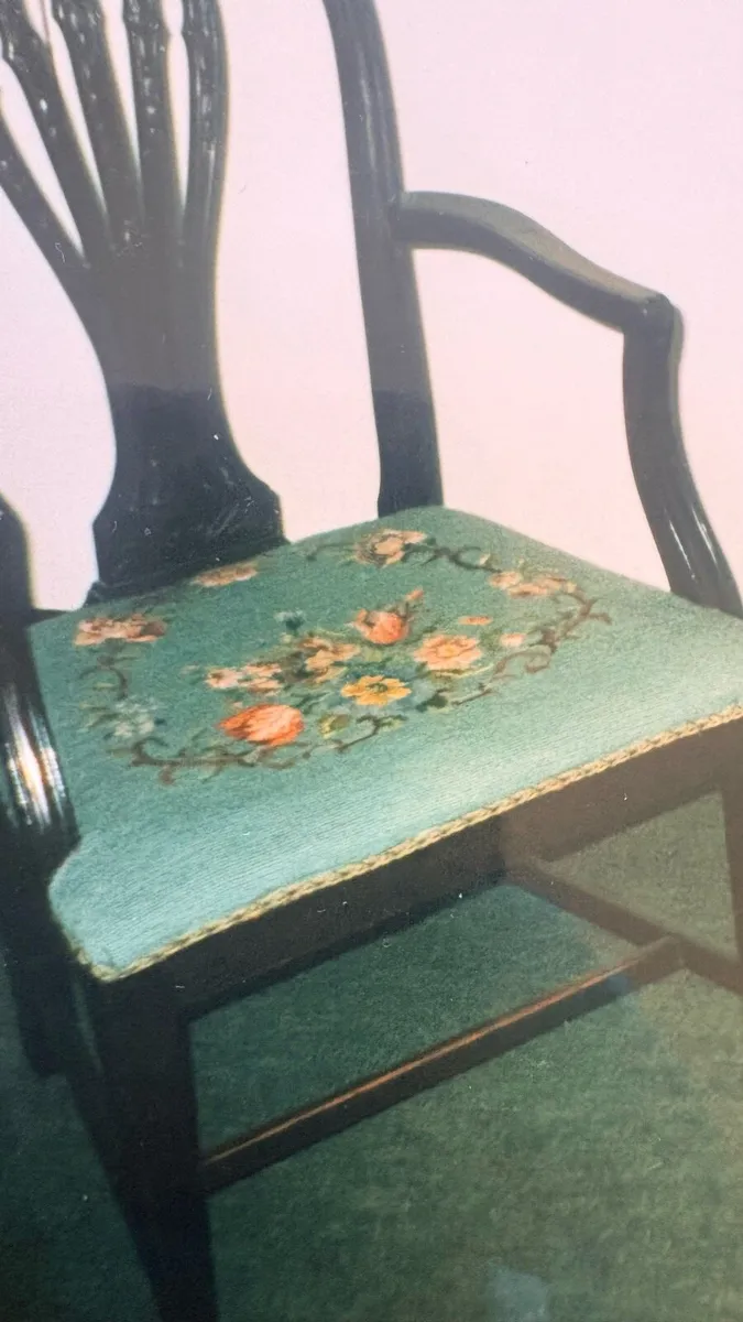 Hepplewhite Carver pair of chairs - Image 1