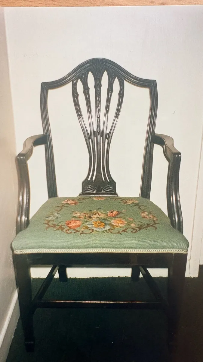 Hepplewhite Carver pair of chairs - Image 2