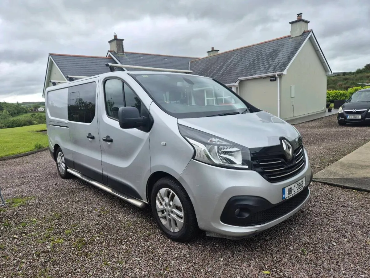 18 Renaul Traffic Crew Cab - Image 1