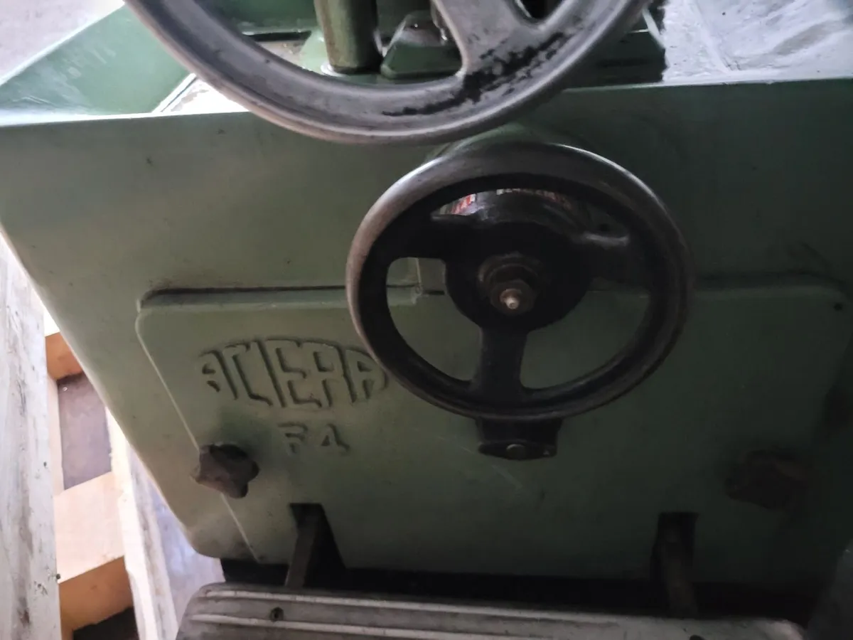 ACIERA F4 UNIVERSAL MILLING MACHINE - Image 2