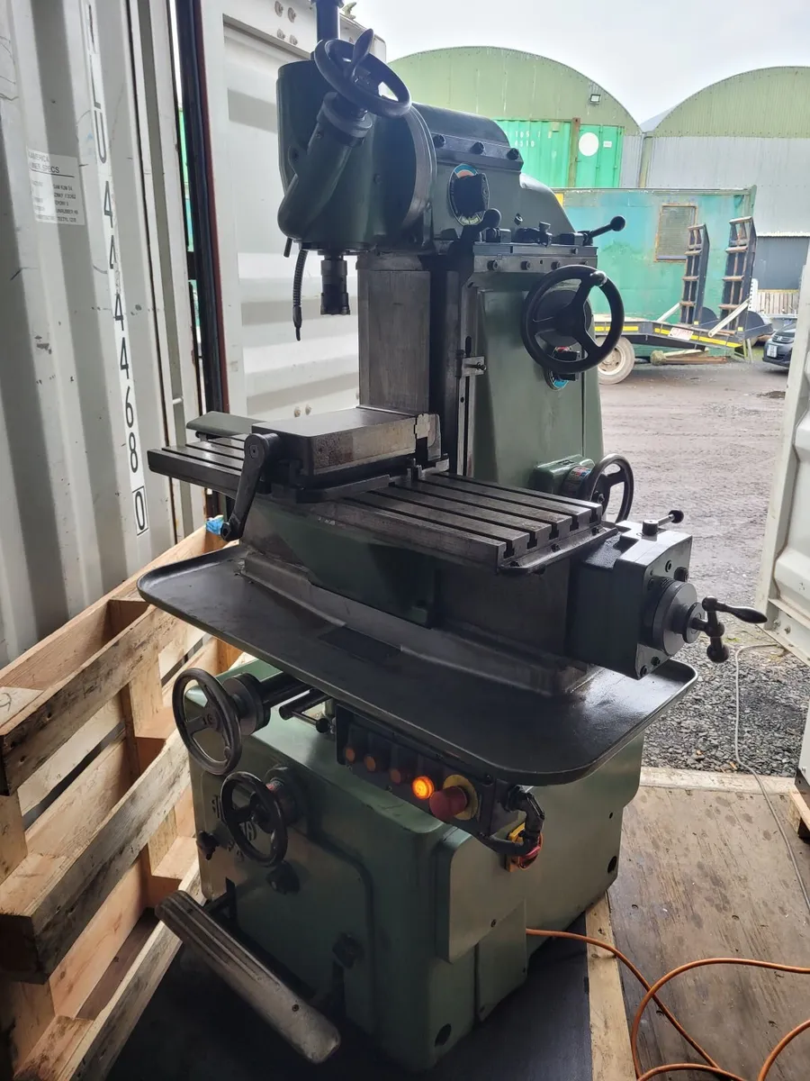ACIERA F4 UNIVERSAL MILLING MACHINE - Image 3