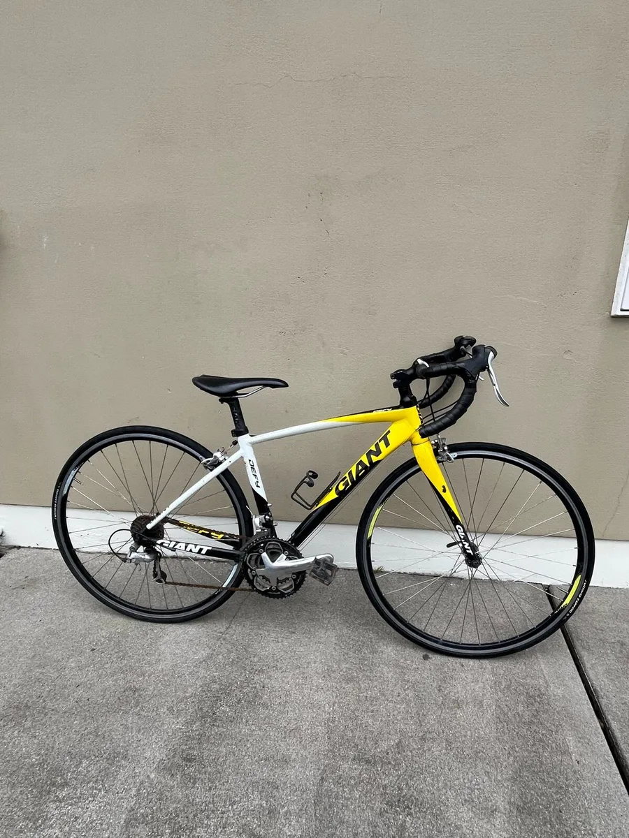 XS Giant Defy Racer Bike - Image 1
