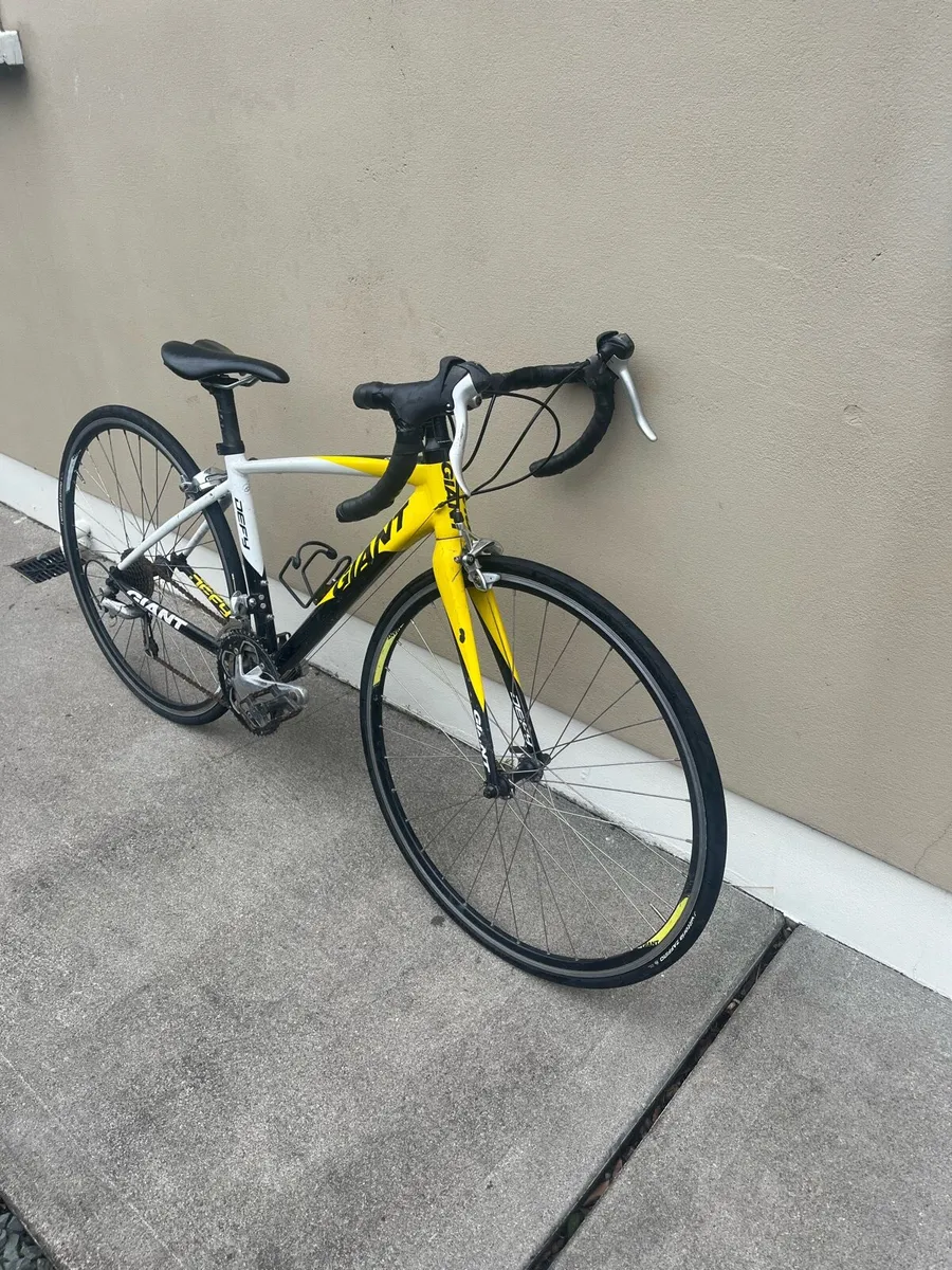 XS Giant Defy Racer Bike - Image 2