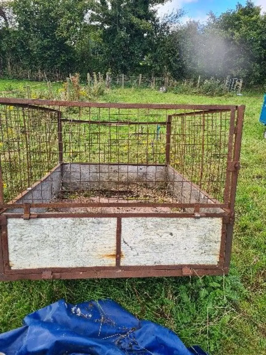 Single Axle trailer with wire mesh sides - Image 2