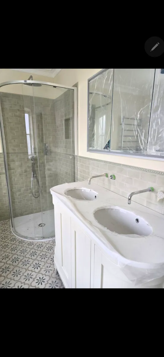 Bathroom vanity unit - Image 1