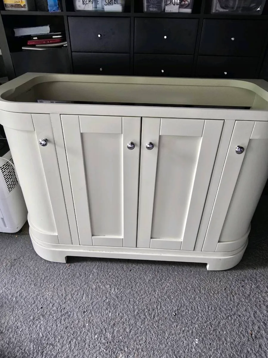 Bathroom vanity unit - Image 2