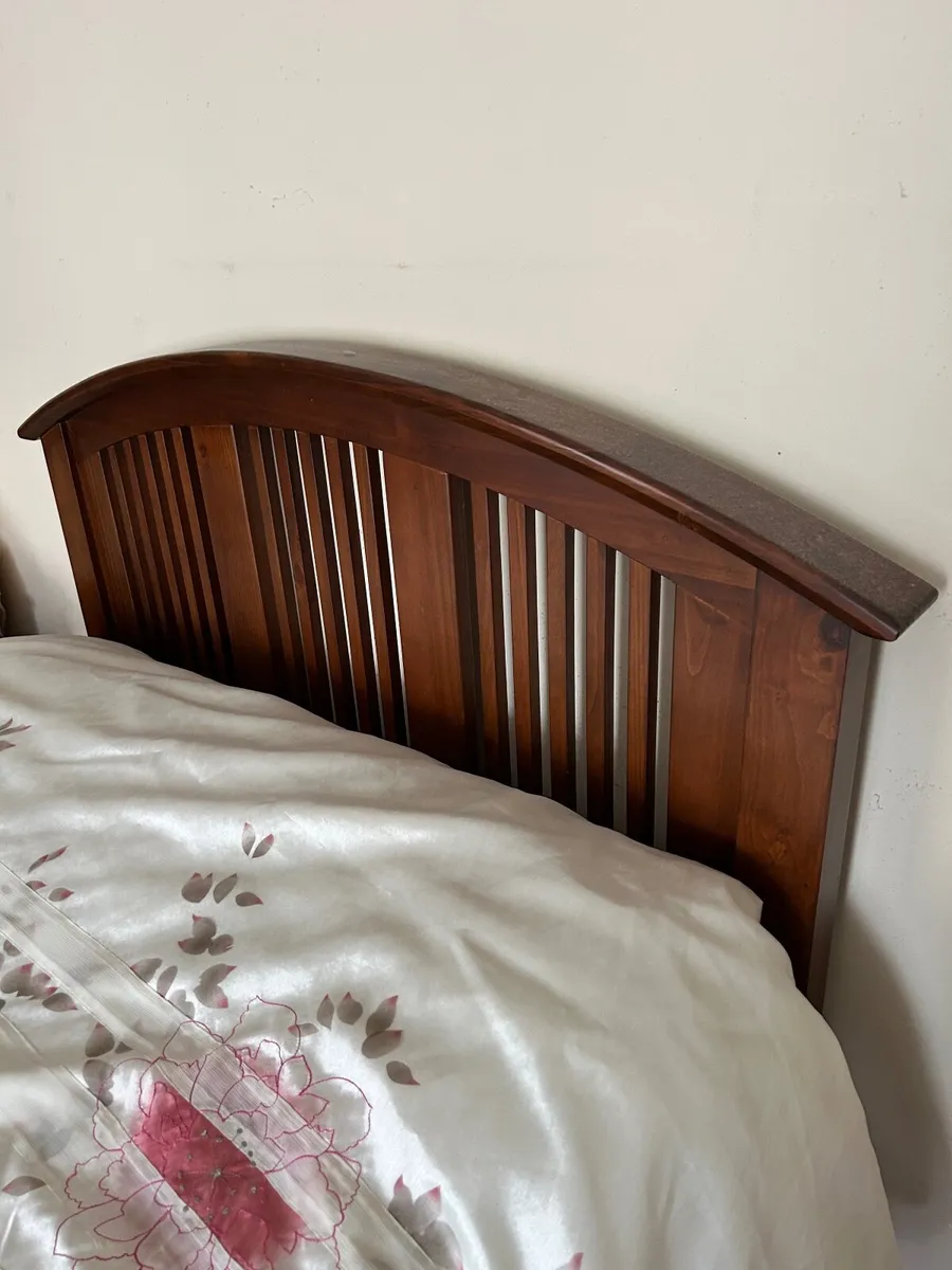 Bedroom furniture - Image 1