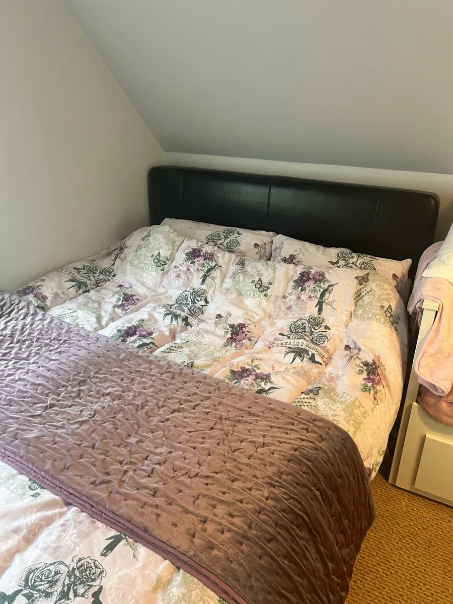 Double bed and mattress - Image 4