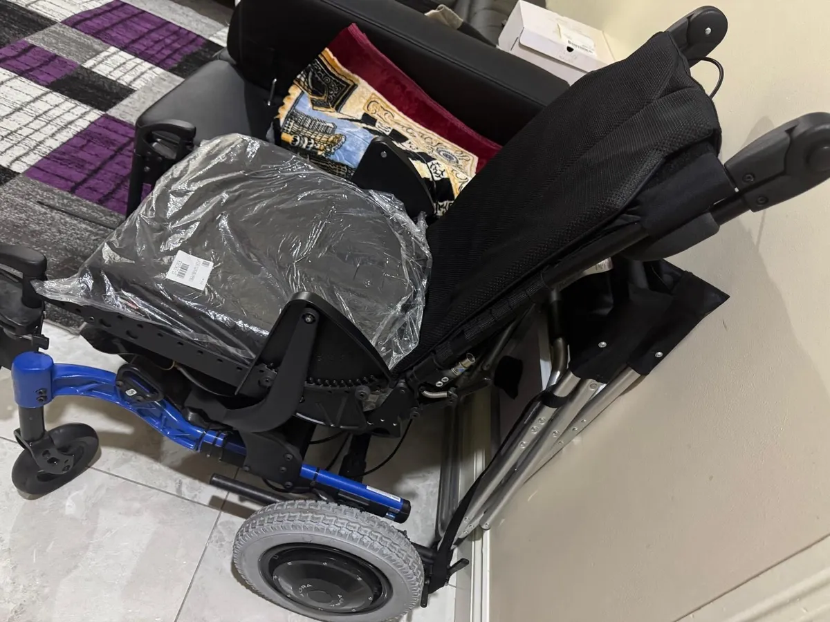 Electrical wheelchair - Image 2