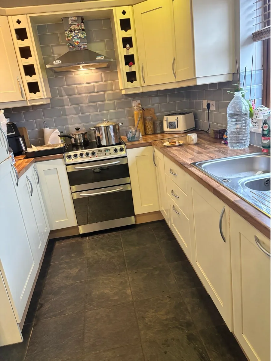 Kitchen - Image 2