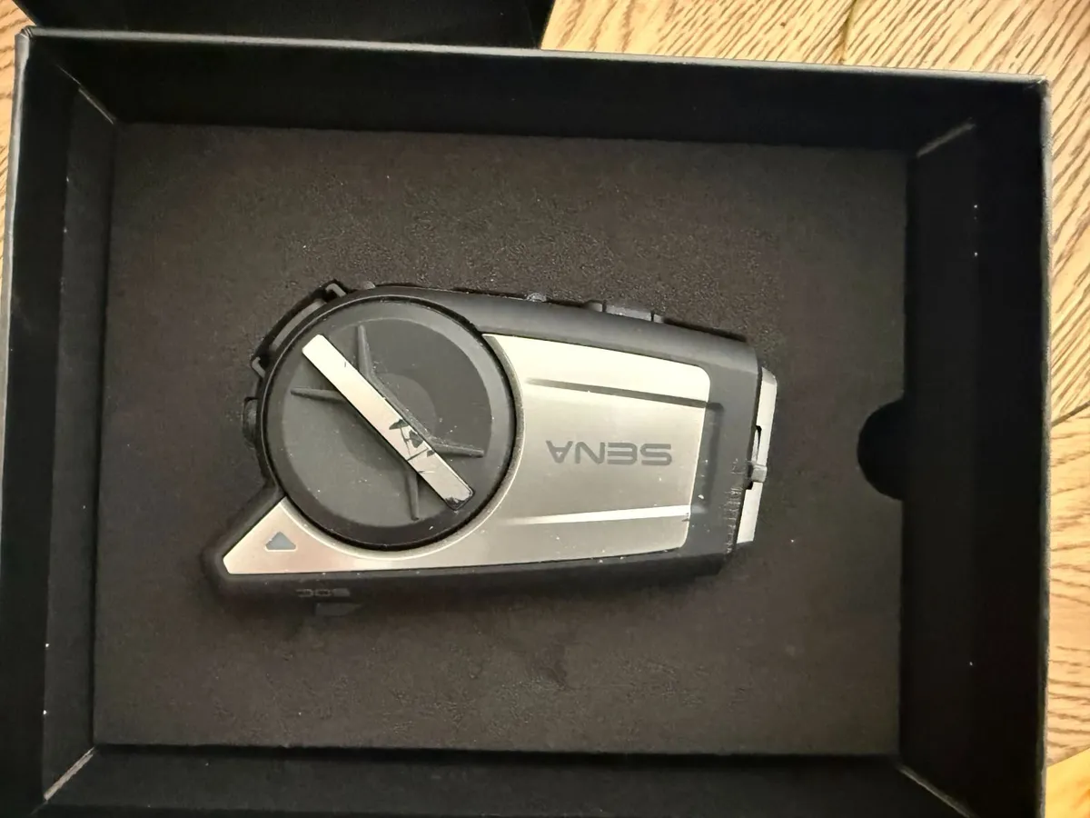 Sena 50C Motorcycle Bluetooth Intercom & 4K Camera - Image 4