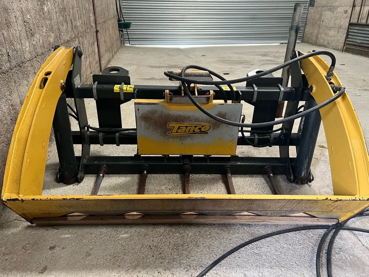Tanco bale shear /Rauch 19.1 spreader - Image 1