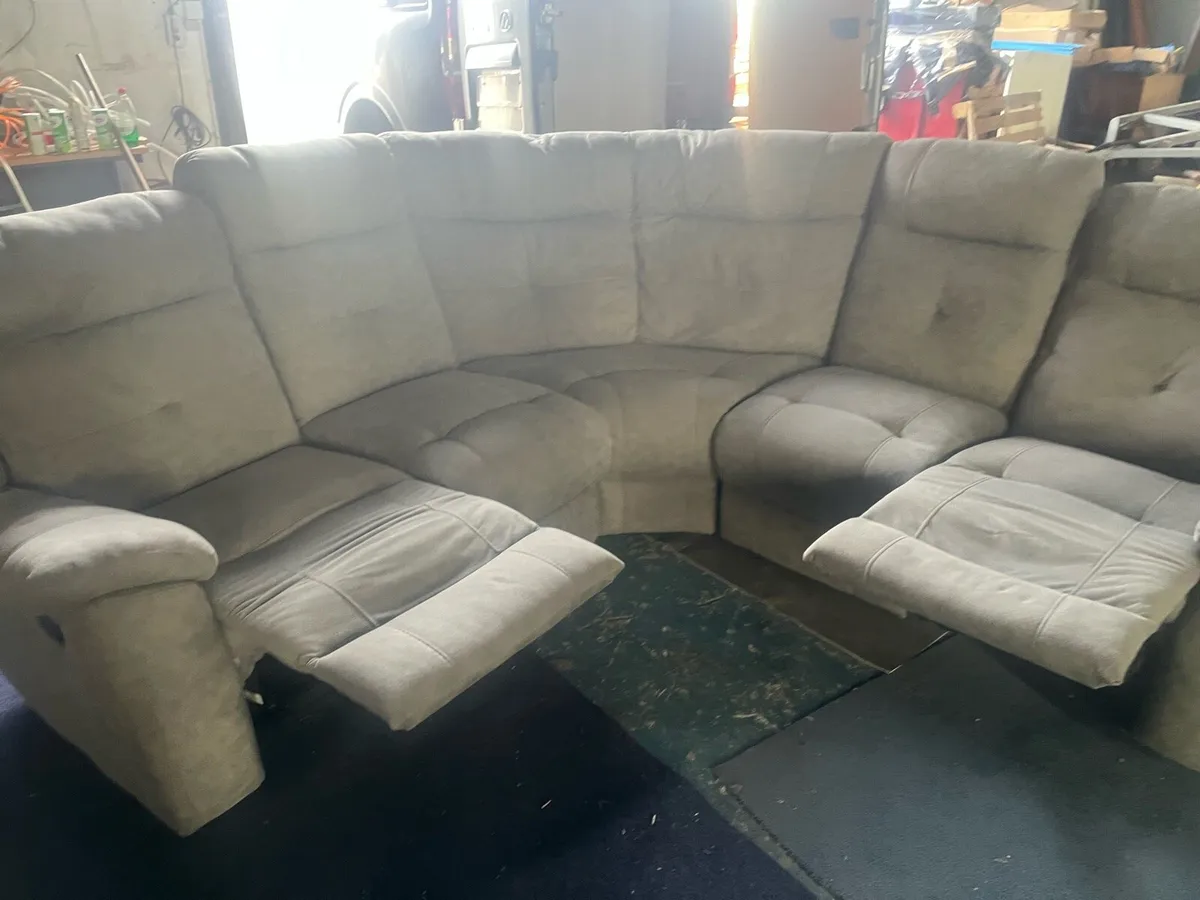 Lad e grey corner recliner sofa couch - Image 3