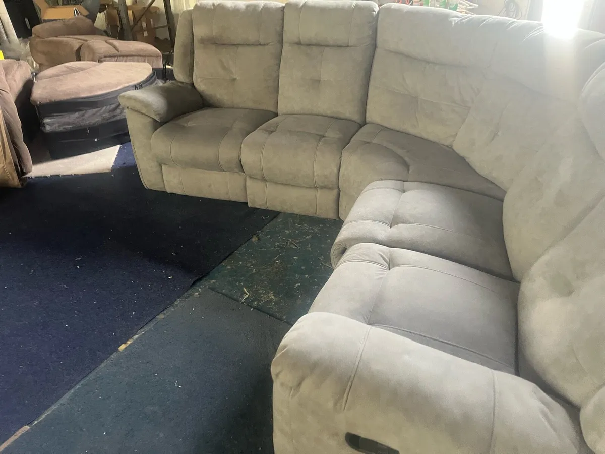 Lad e grey corner recliner sofa couch - Image 4