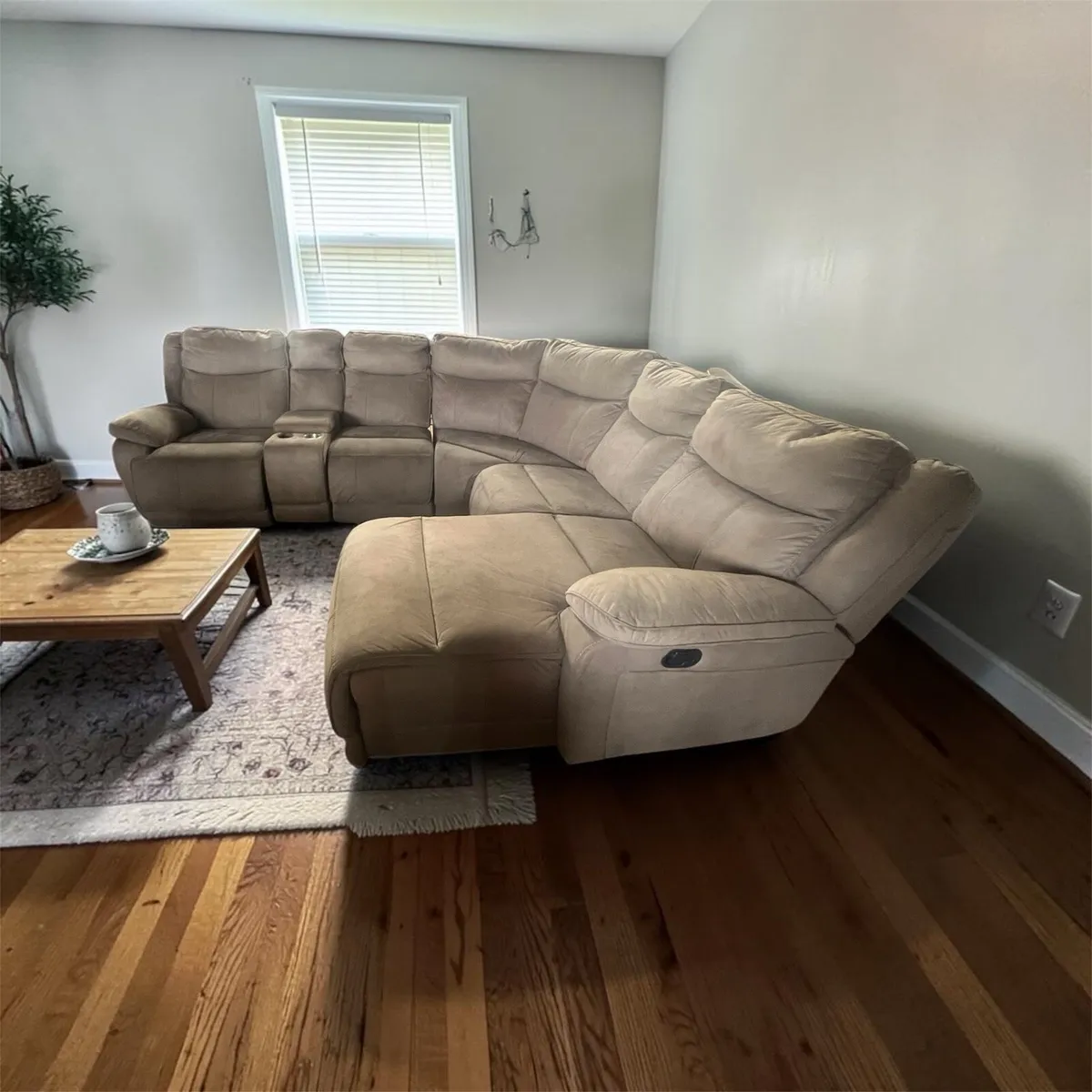 Large beige corner recliner sofa with chaise - Image 1