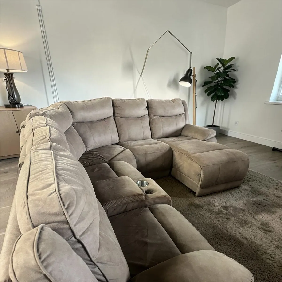 Large beige corner recliner sofa with chaise - Image 2