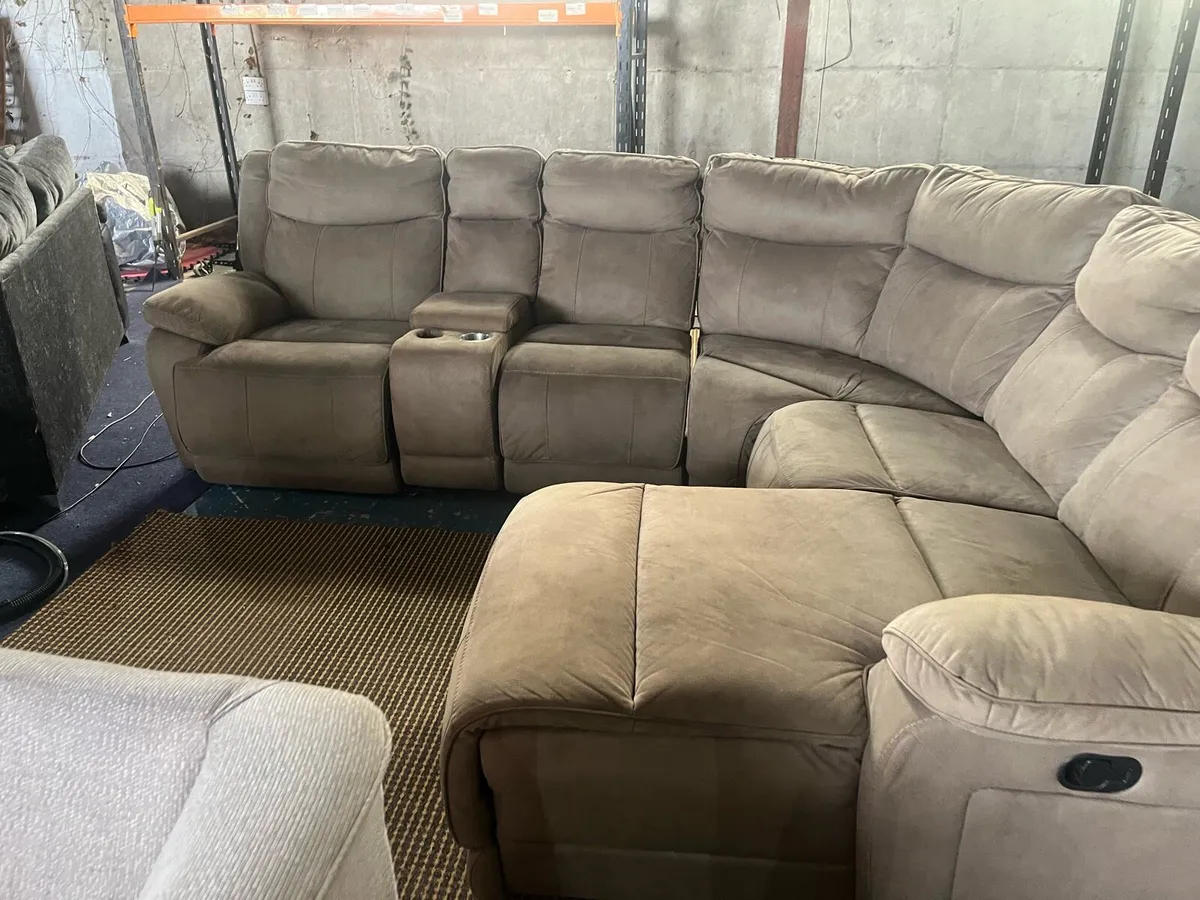 Large beige corner recliner sofa with chaise - Image 4