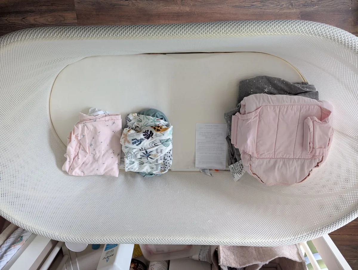 Snoo Smart Sleeper Bassinet Cot - Image 2