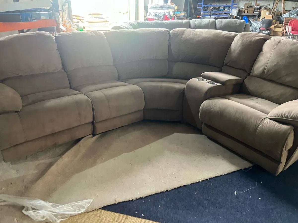 Beige corner recliner sofa set - Image 4