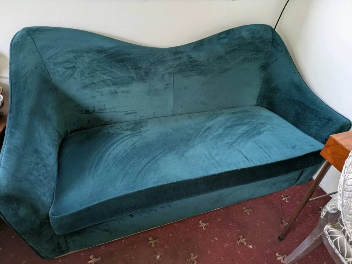 Green velvet couches - Image 2