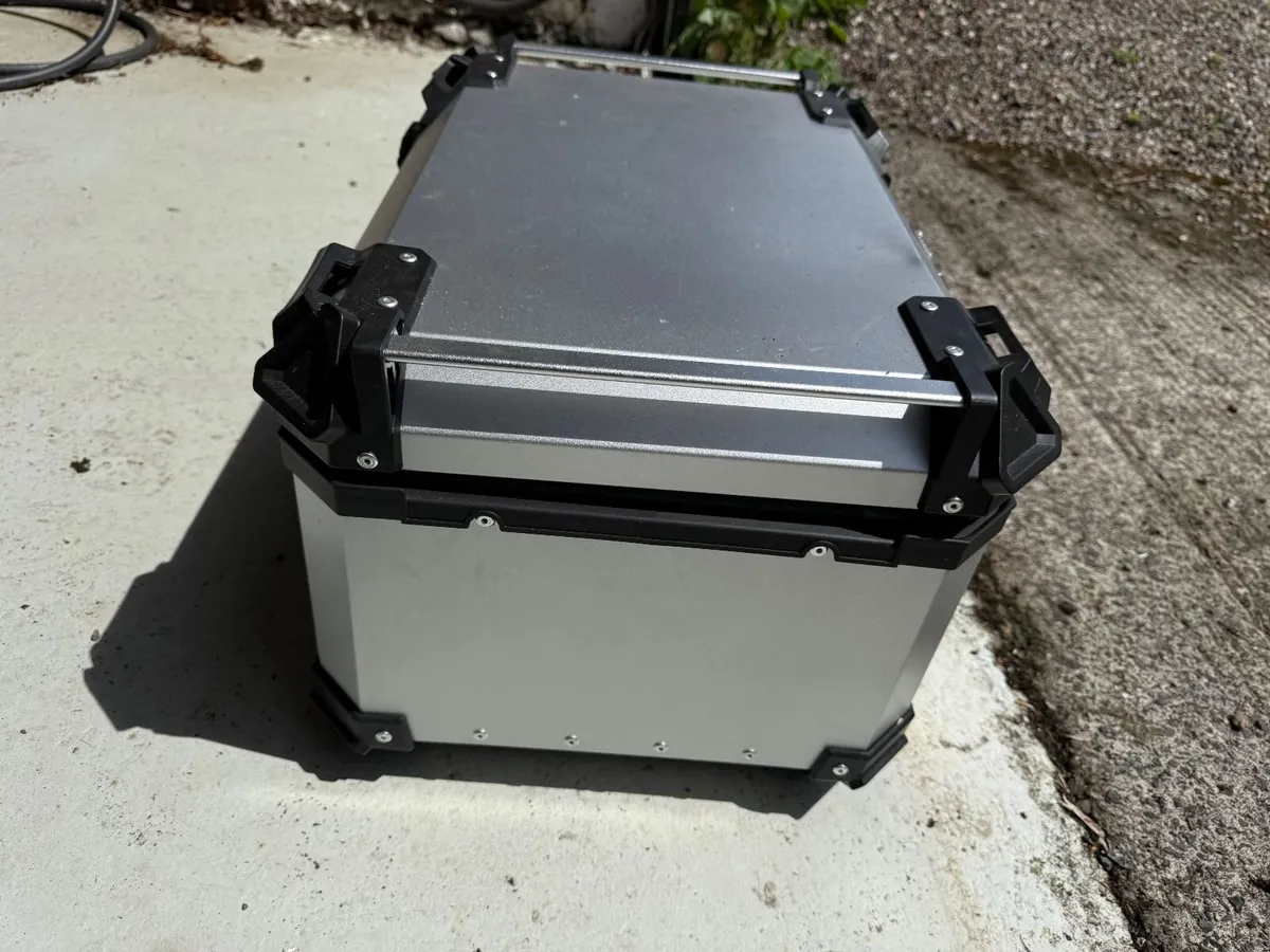 Motorcycle Aluminium Top Box – 45L (Apprx) - Image 1