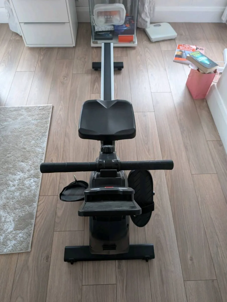 Rowing machine - Image 2