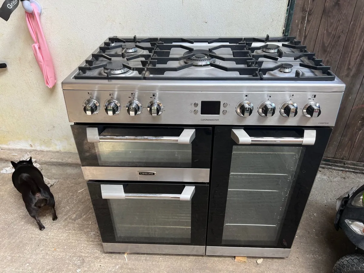Range cooker - Image 1