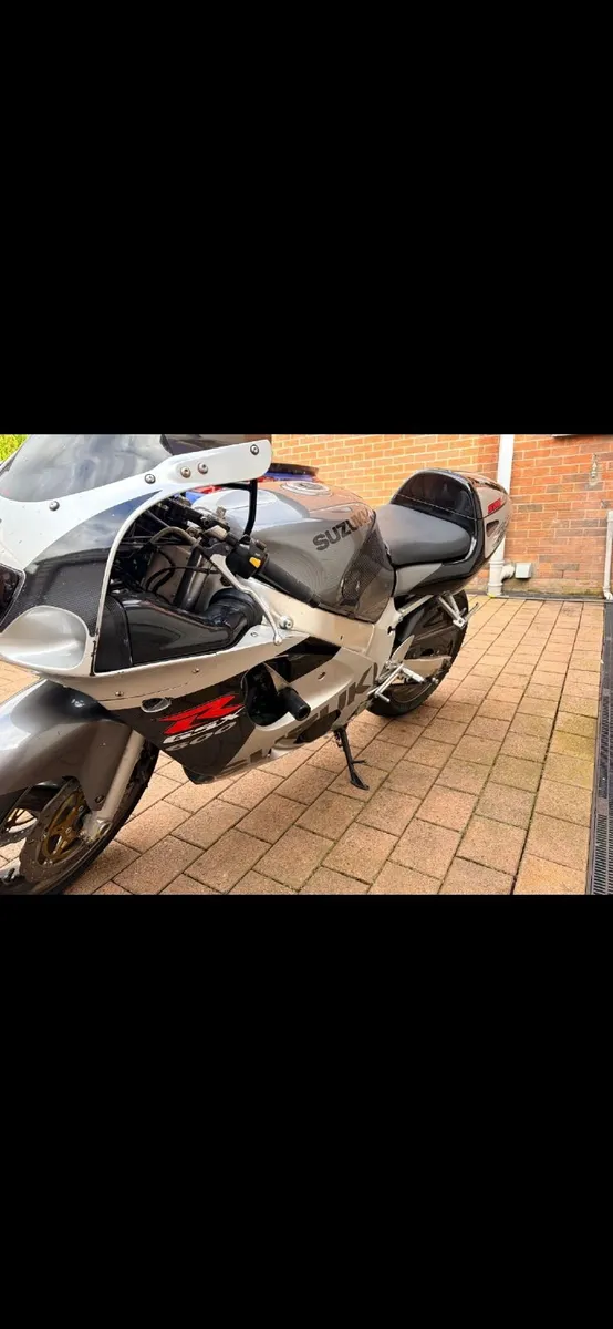 Suzuki GSXR 600 SRAD - Image 4