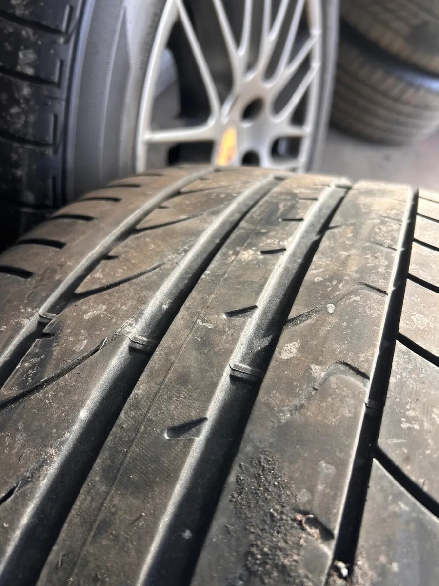 Porsche cayenne 20” genuine alloys - Image 3
