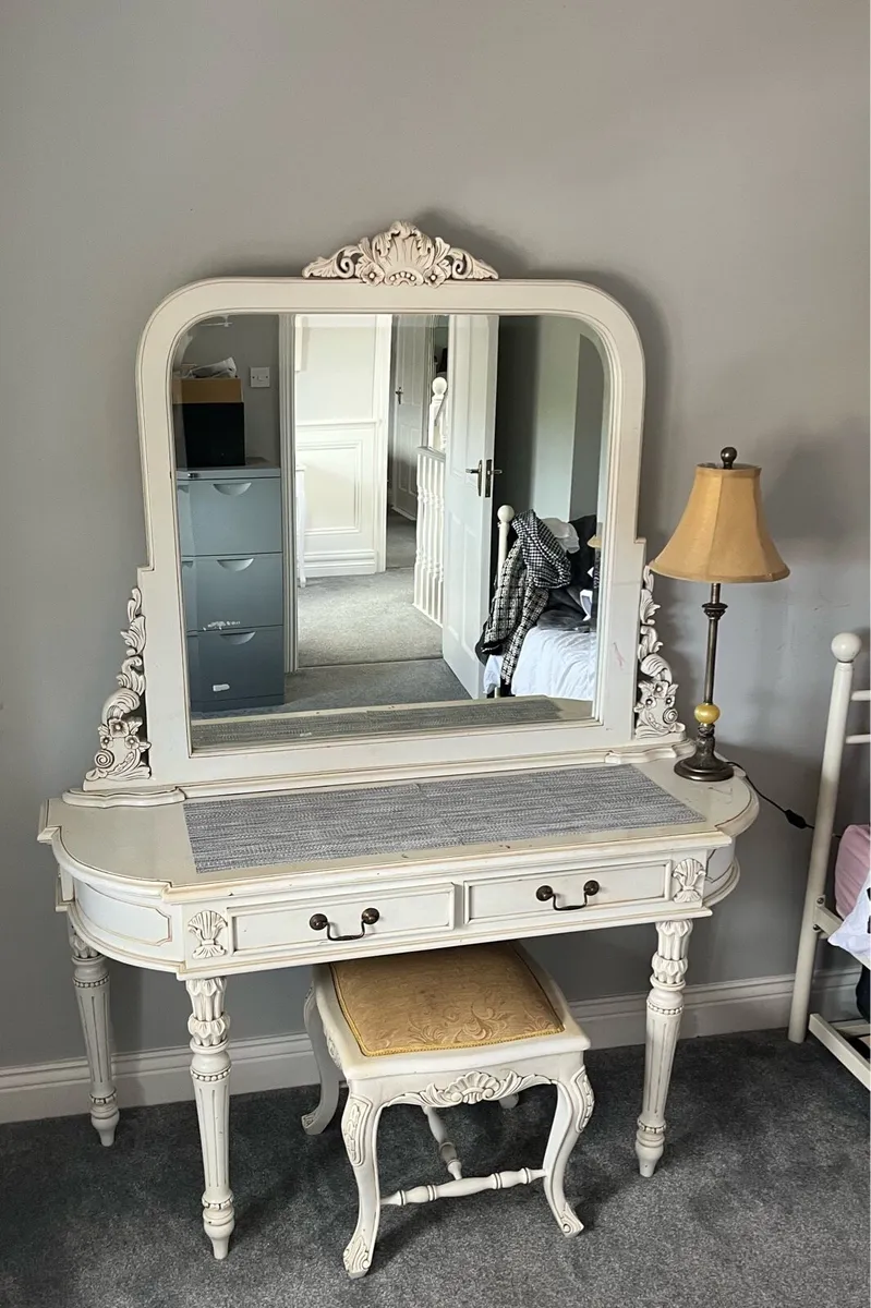 Vanity table with mirror and stool