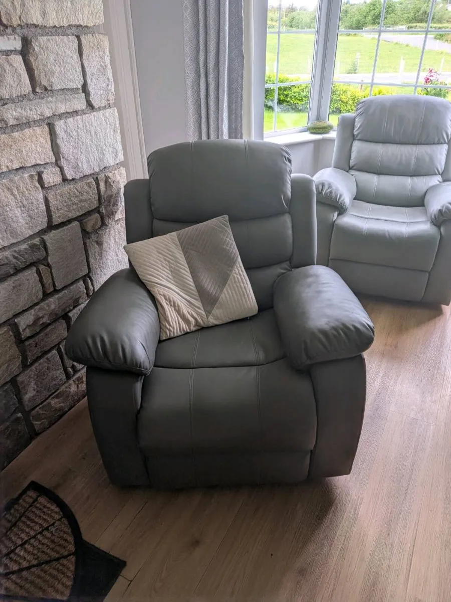 Couch, 3 piece - Image 2