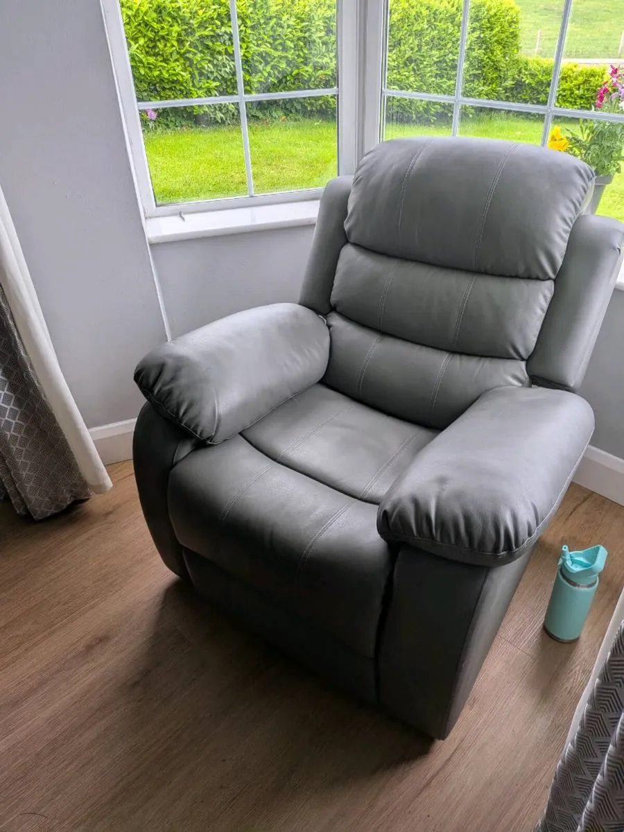 Couch, 3 piece - Image 3
