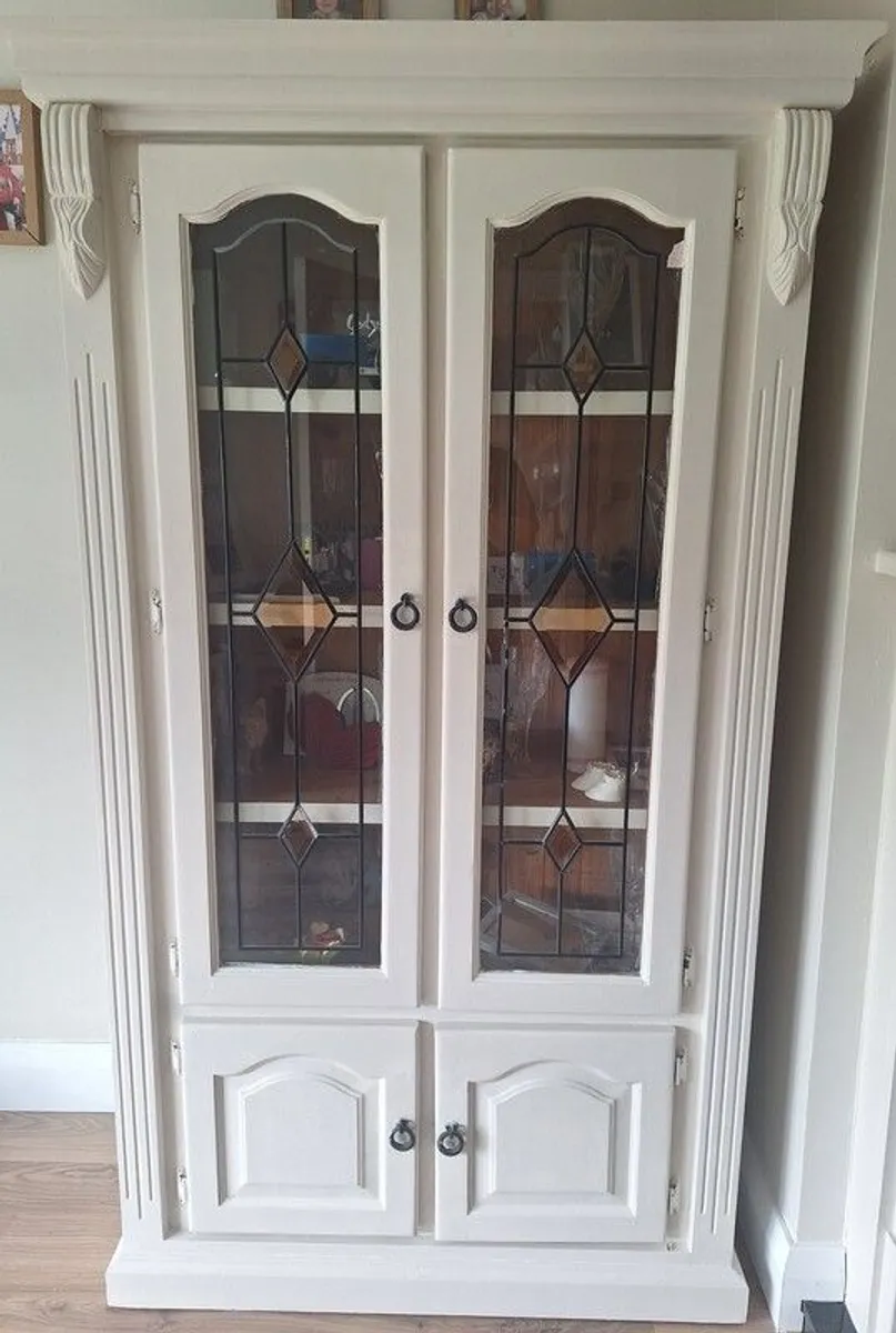 Glass cabinet - Image 1