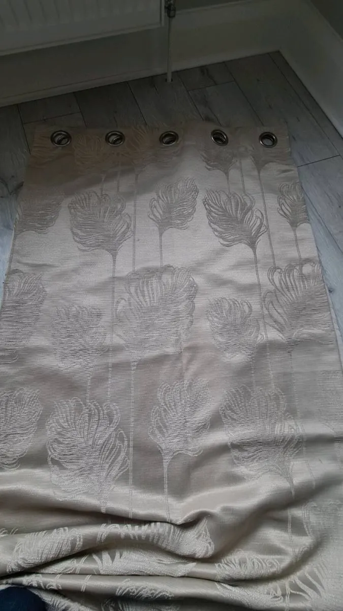 Cream curtains - Image 1