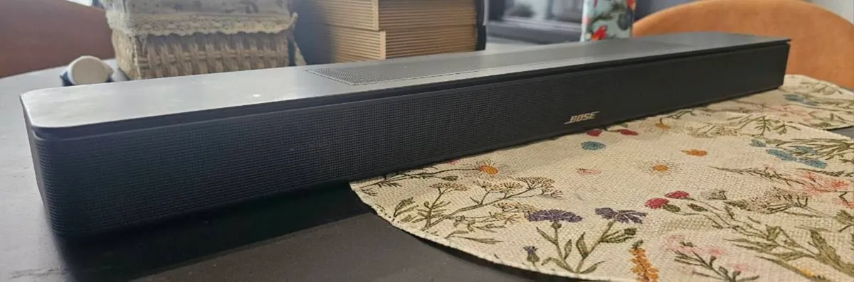 Bose Soundbar 600 Used Like New - Image 2