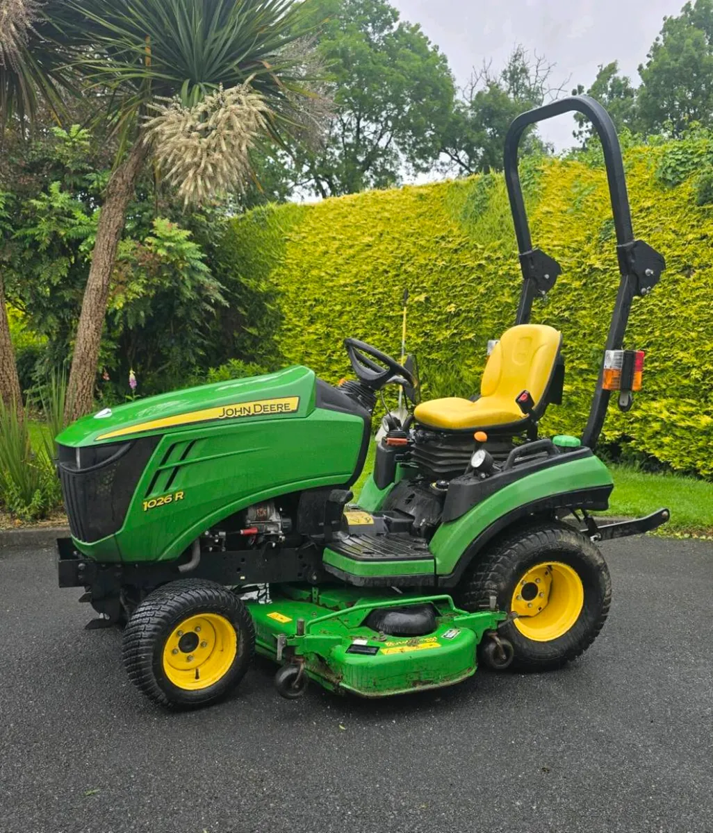John Deere 1026R - Image 1