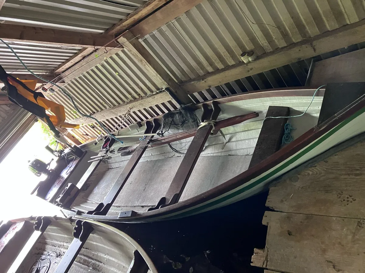 19ft lake boat - Image 2
