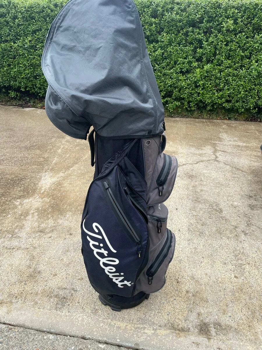 Titleist golf bag - Image 2