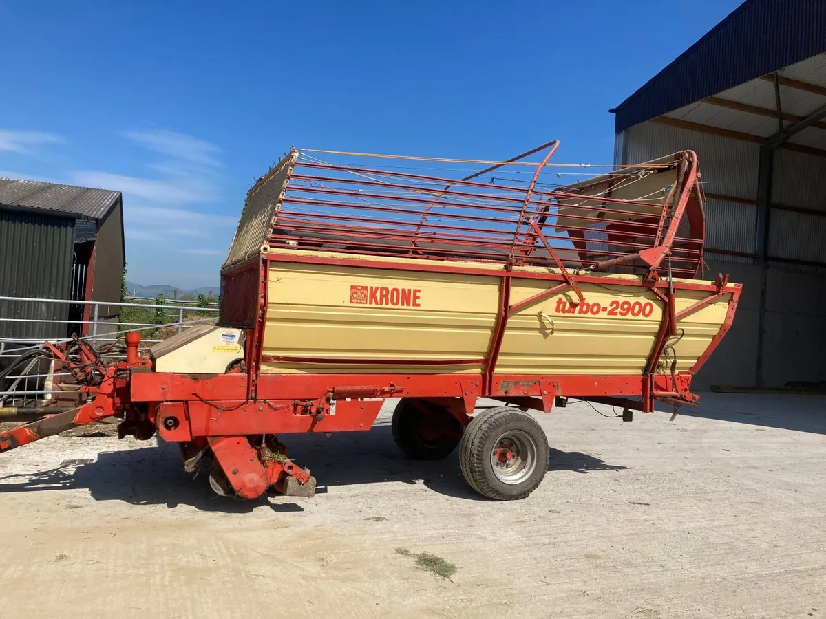 Krone 2900 silage wagon & Kverneland bale wrapper - Image 2