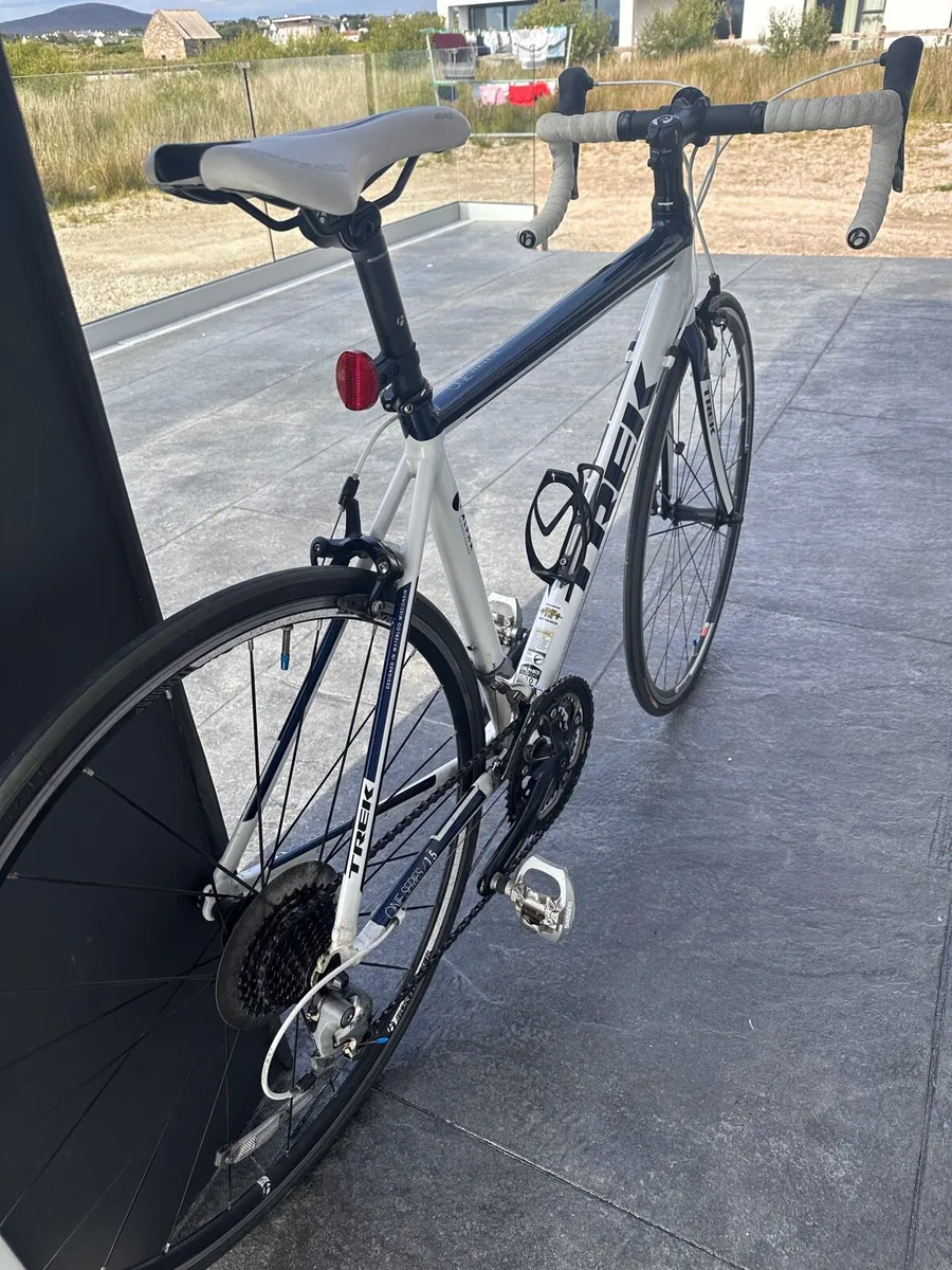 Trek 1.5 Road Bike - Image 3