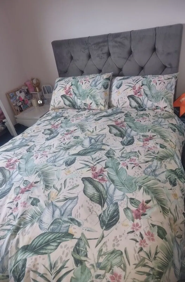 Double Ottoman bed base and headboard - 4ft6 - Image 1