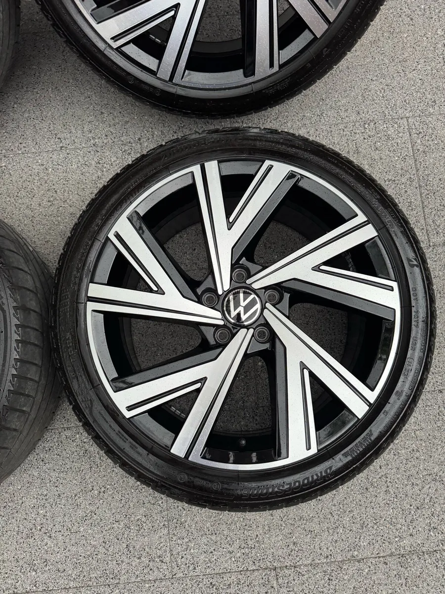 Genuine 18in VW Golf R Line Bergamo alloys 5x112 - Image 4