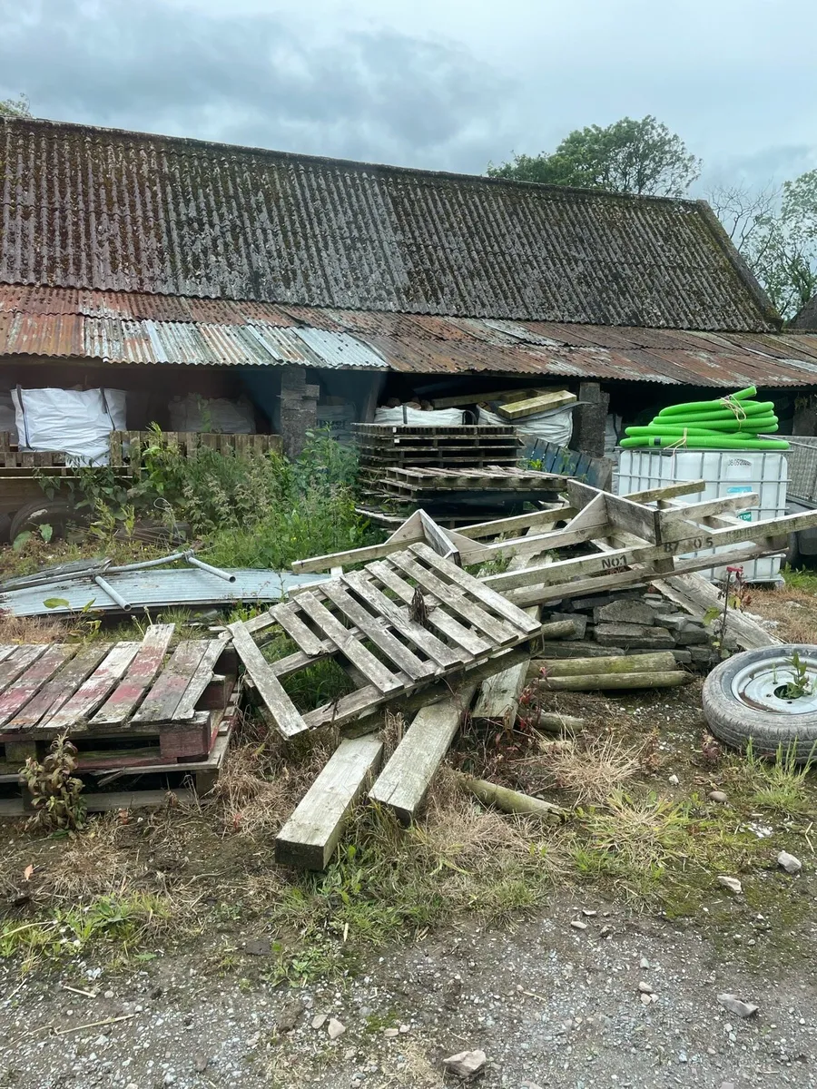 Free pallet and old posts for firewood - Image 1