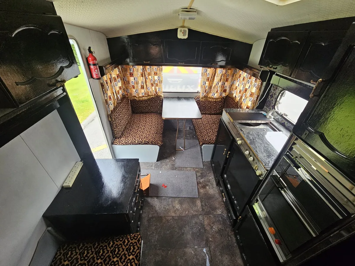 Caravan - Image 4