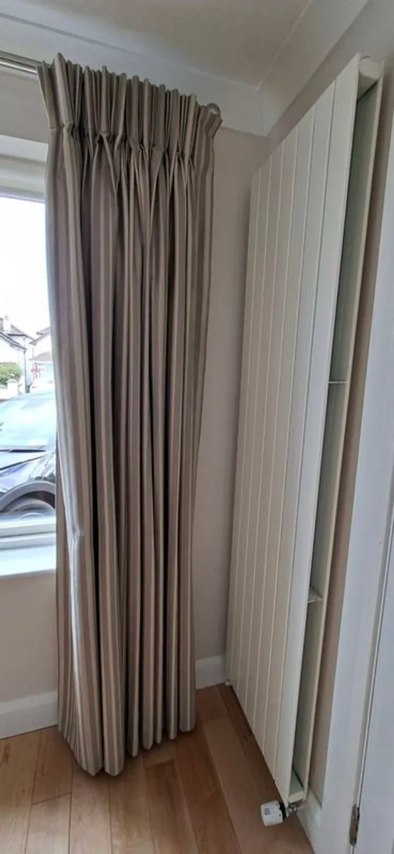 Curtains - Image 2